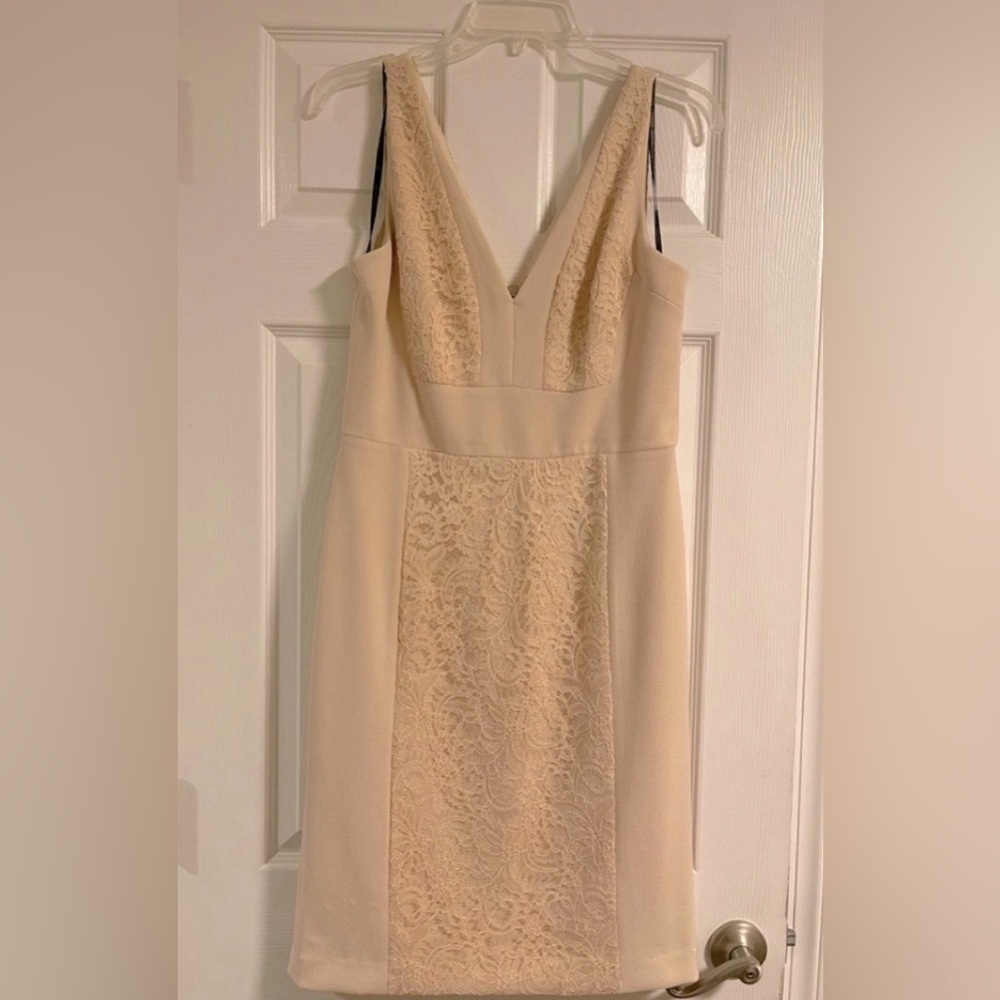 Vera Wang Ivory Zippered Garment